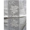 Image 1 : Victorian White LINEN & LACE RUNNER #2153739