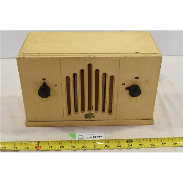 1940’s Rogers Wooden Tube Radio
