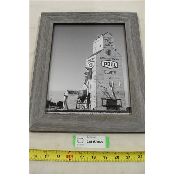 Elbow Grain Elevator Picture & Frame