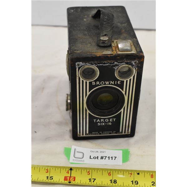 Brownie Six-16 Vintage Camera – Damaged
