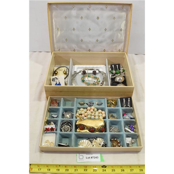 Vintage Jewellery Box w/ Jewellery