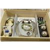Image 3 : Vintage Jewellery Box w/ Jewellery