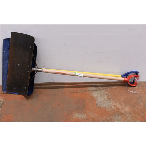 2 Shovels- 1 Metal Blade, 1 Plastic