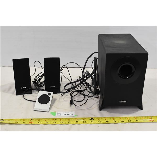 Edifier 2:1 Computer Speakers