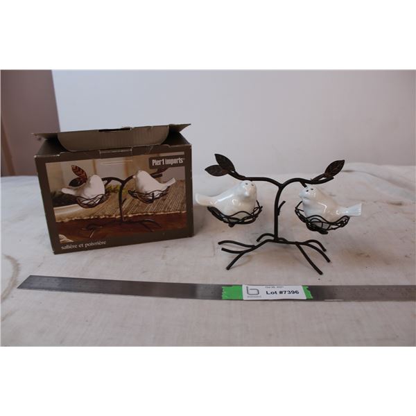 Pier 1 import, salt & pepper birds