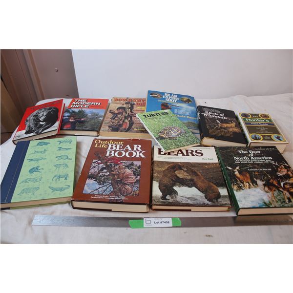 Lot of books “Hunting”