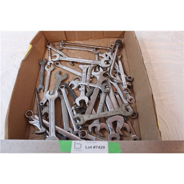 Mixed lot of wrenches