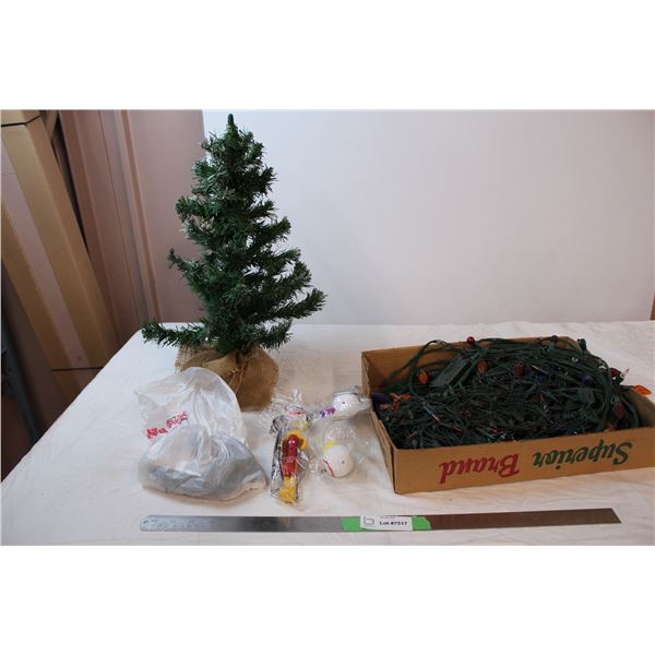 Antenna toppers, small tree + holiday lights