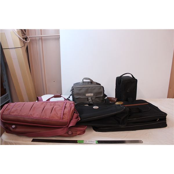 Lunch bags and cloth suitcases