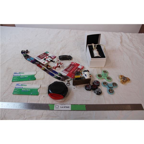Misc. Items; Ornaments, fidgets, yahtzee