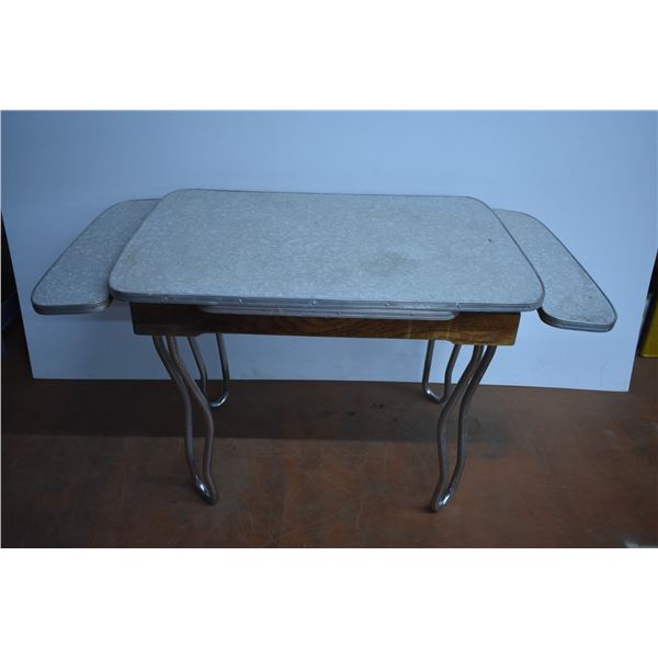 *Vintage Table with Extendable Ends