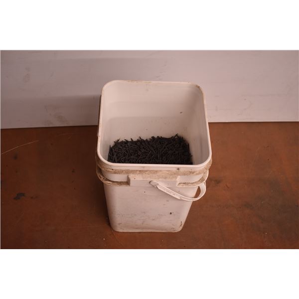 *Bucket of 1" Decking Screws