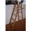 Image 1 : *5ft Wooden Ladder