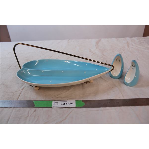 Leaf shaped bowl with matching salt & pepper shakers