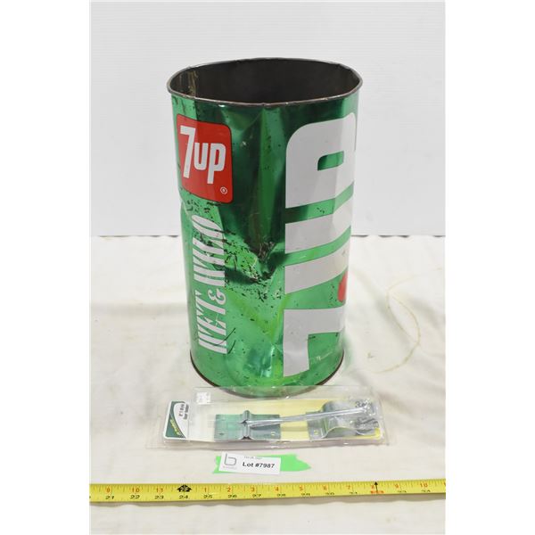 7-Up Tin w/ Sockets and Hinge