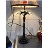 Image 2 : PLANT THEMED LAMP