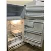 Image 2 : GE WHITE TOP BOTTOM FRIDGE MODEL LW18JYRRW-1