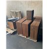 Image 1 : 2 PALLETS OF FLOOR STANDING SPEAKERS AND SUBWOOFERS