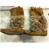 Image 2 : BEADED MOCCASINS SIZE 38