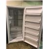 Image 2 : WHITE FRIGIDAIRE UPRIGHT FREEZER MODEL FFFH20F3WWO