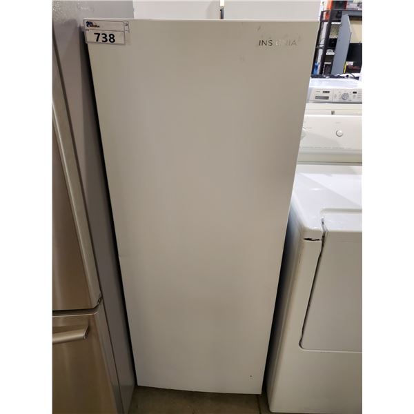 WHITE INSIGNIA UPRIGHT FREEZER
