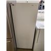 Image 1 : WHITE INSIGNIA UPRIGHT FREEZER