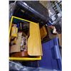 Image 2 : PALLET OF STORAGE LOCKER CONTENTS ORNAMENTS, DECOR, HOUSEWARES, AND MORE