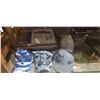 Image 2 : SHELF LOT OF ASSORTED LAMPS, HATS, DIGITAL PHOTO FRAME