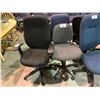 Image 2 : 5 ASSORTED ROLLING OFFICE CHAIRS