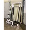 Image 2 : SQUAT CAGE ASSEMBLY REQUIRED