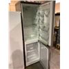 Image 2 : TOP BOTTOM FRIDGE FOR PARTS & REPAIR