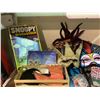 Image 2 : ASSORTED COLLECTIBLES, HOME DECOR, & MORE