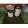 Image 1 : 2 FLOOR MATS & 2 GARBAGE BIN