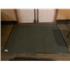 Image 2 : 2 FLOOR MATS