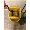 Image 2 : RUBBERMAID MOP BUCKET AND 3 MOPS