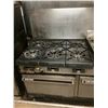 Image 2 : GARLAND GAS STOVE WITH DOUBLE OVEN AND SKILLET