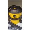 Image 2 : 2 DEWALT 22.7 LITER/ 6 GALLON 4.0 PEAK SHOP VACUUM 1 MISSING ACCESSORIES *MAY REQUIRE PARTS