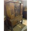 Image 2 : BOW FRONT GLASS CURIO CABINET