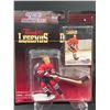 Image 2 : Lot of 2 BNIB Starting Line Up Hockey Figures Patrick Roy, etc