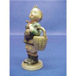 M.J.Hummel Figurine - VILLAGE BOY #2151616