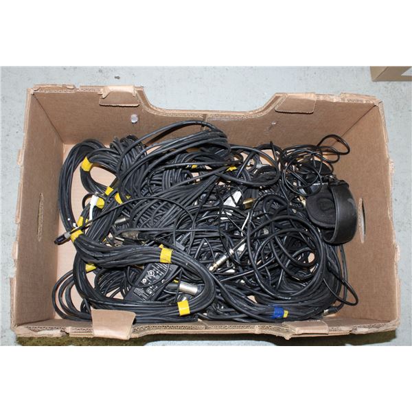 LARGE FLAT OF AUDIO CABLES