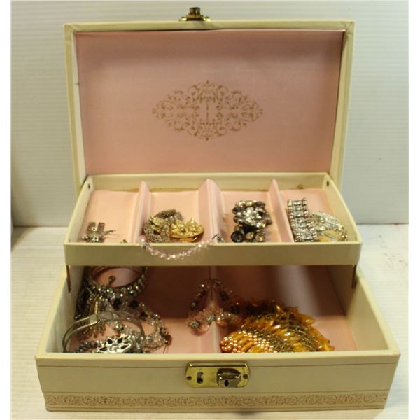 ESTATE JEWELLERY BOX FILLED W/ ASSORTED JEWELRY