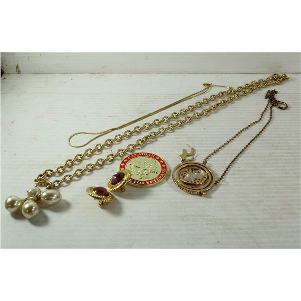 VINTAGE GOLD TONE SALT TIME JEWELRY