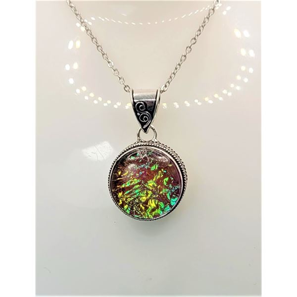 12)  ROUND TRIPLATE OPAL PENDANT