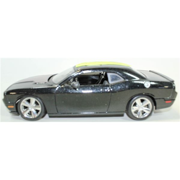 2008 DODGE CHALLENGER 1:24 SCALE DIECAST MODEL