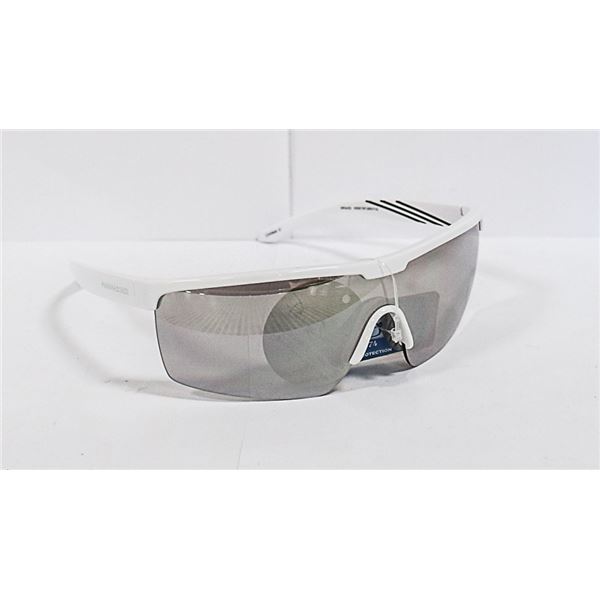 PAIR OF PANAMA JACK SUNGLASSES