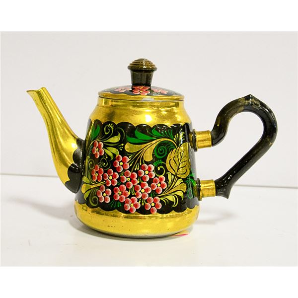 VINTAGE RUSSIAN HAND PAINTED TEAPOT