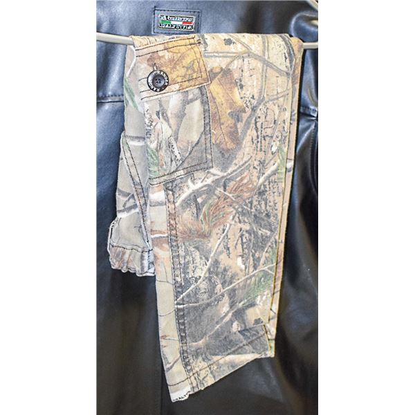 RANGER CAMO PANTS SIZE 6