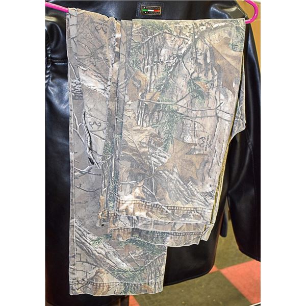 3 PAIRS GUIDE SERIES YOUTH MEDIUM CAMO PANTS