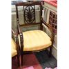 Image 2 : VINTAGE 3PC UPHOLSTERED SEATING SET WITH BRASS